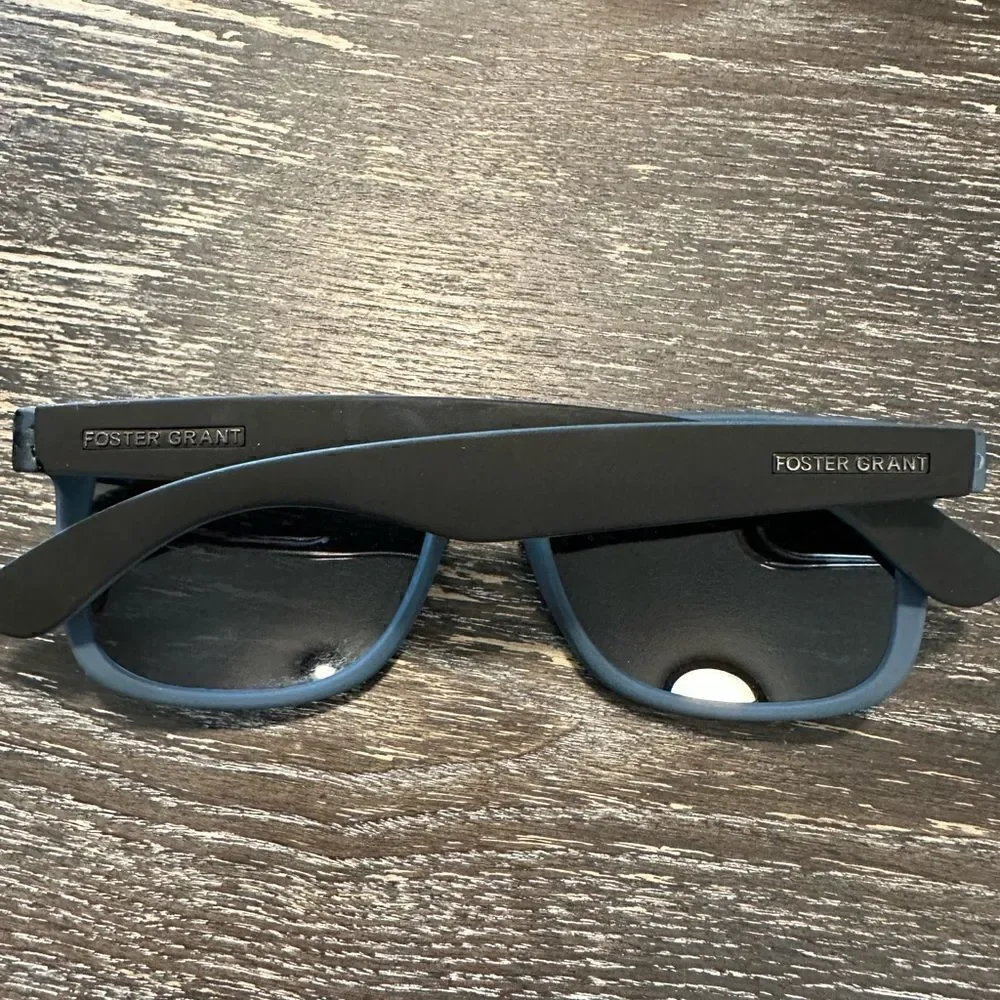Foster Grant Polarized Matte Black/Blue polarized Lens Men's Sunglasses